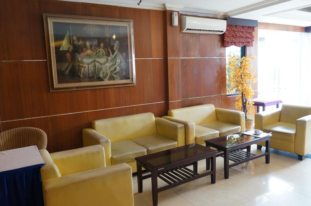 Feodora Airport Hotel Palembang Ngoại thất bức ảnh