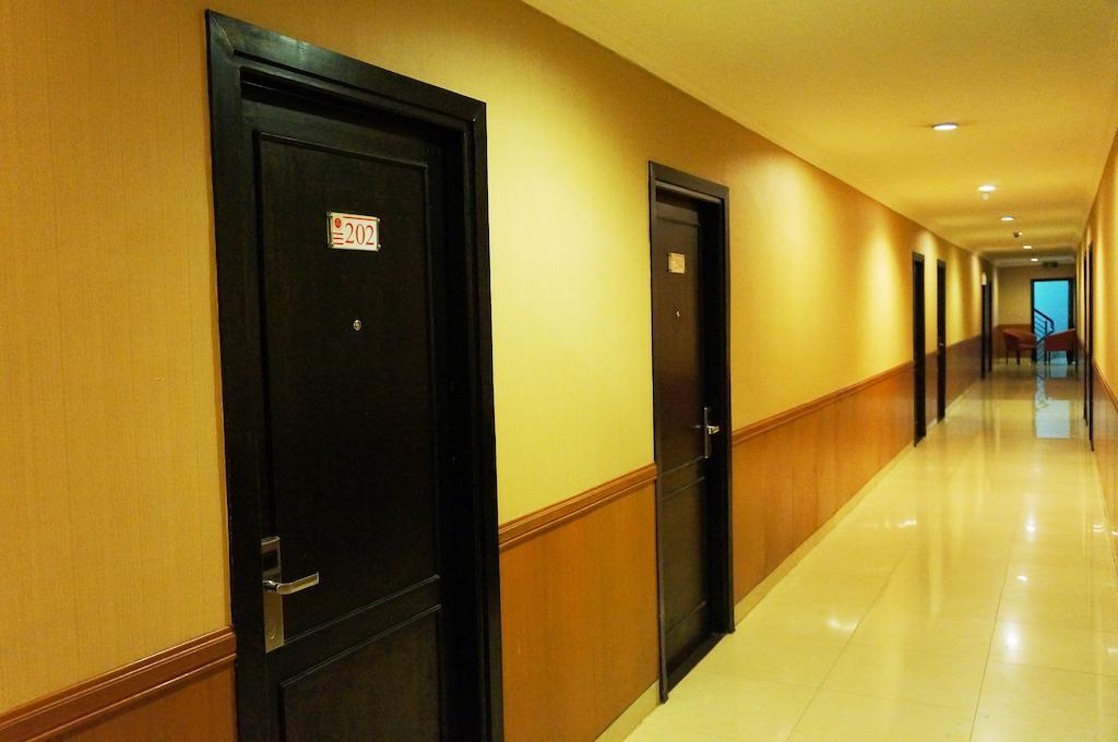 Feodora Airport Hotel Palembang Ngoại thất bức ảnh