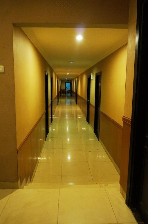 Feodora Airport Hotel Palembang Ngoại thất bức ảnh