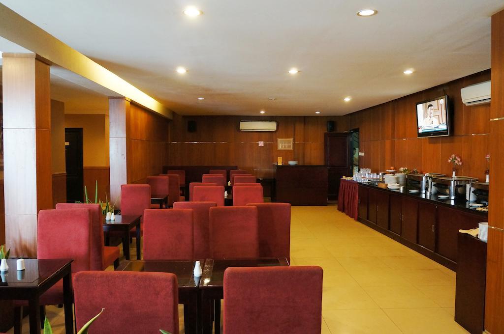 Feodora Airport Hotel Palembang Ngoại thất bức ảnh