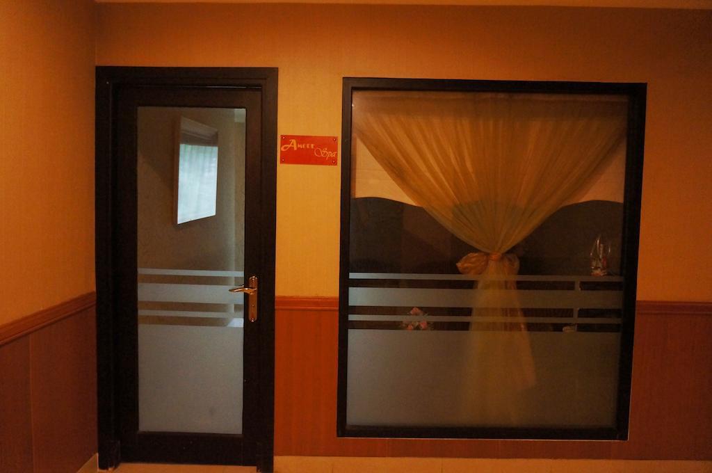 Feodora Airport Hotel Palembang Ngoại thất bức ảnh